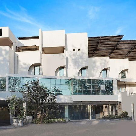 Palette Country Club Surat Hotel Ngoại thất bức ảnh