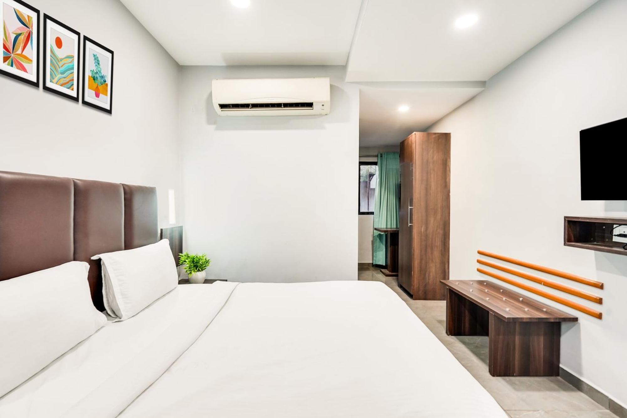Palette Country Club Surat Hotel Ngoại thất bức ảnh