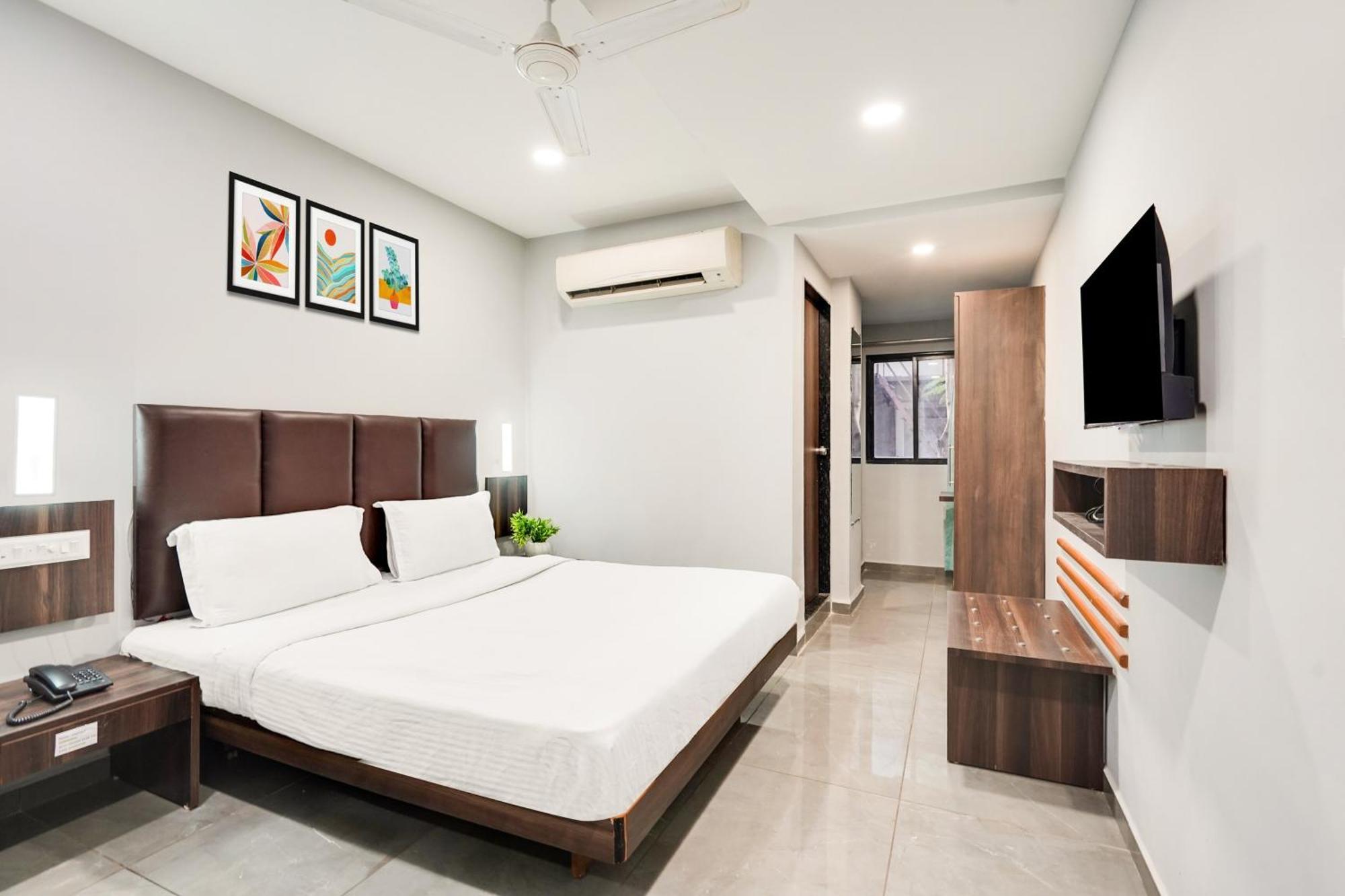 Palette Country Club Surat Hotel Ngoại thất bức ảnh
